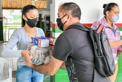 Educação inicia distribuição de kit alimentar para todos os alunos