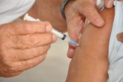 Aplicação da dose de reforço para todos os adultos segue sem previsão no Rio