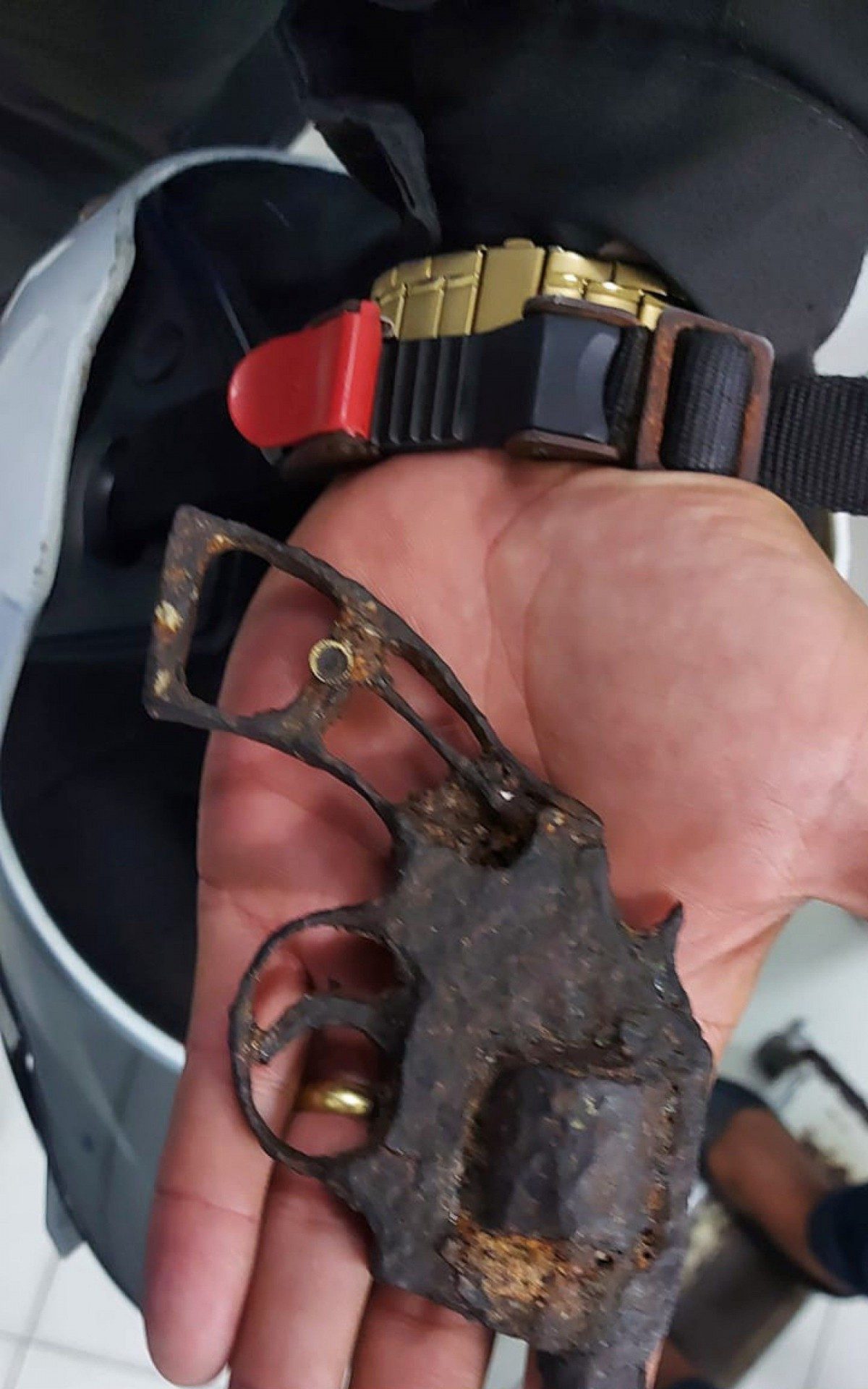 Homem &eacute; preso ap&oacute;s assaltar e agredir v&iacute;tima com coronhadas em S&atilde;o Gon&ccedil;alo