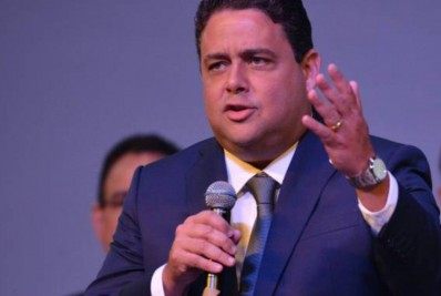 Em ritmo de pré-campanha