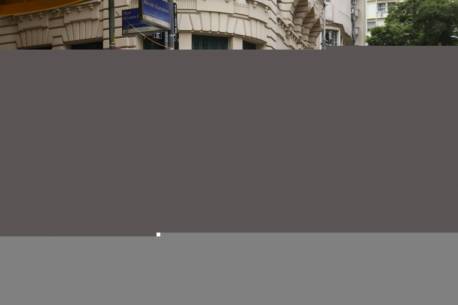 Amarelinho reabre com samba e chope grátis; frequentadores torcem por retomada da Cinelândia