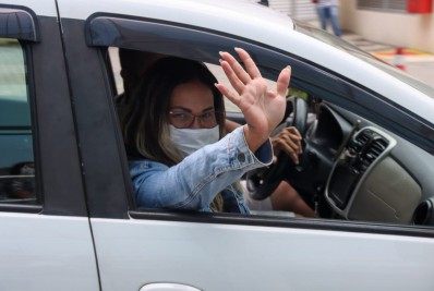 Após três dias internada, Valesca Popozuda recebe alta do hospital