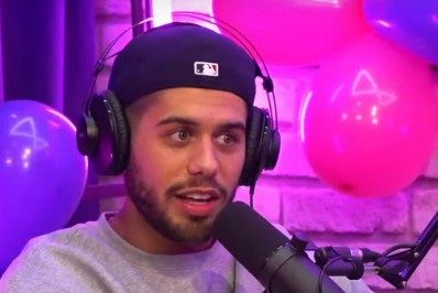 Zé Felipe confessa falha na 'hora h' após confundir brinquedo erótico com o da filha