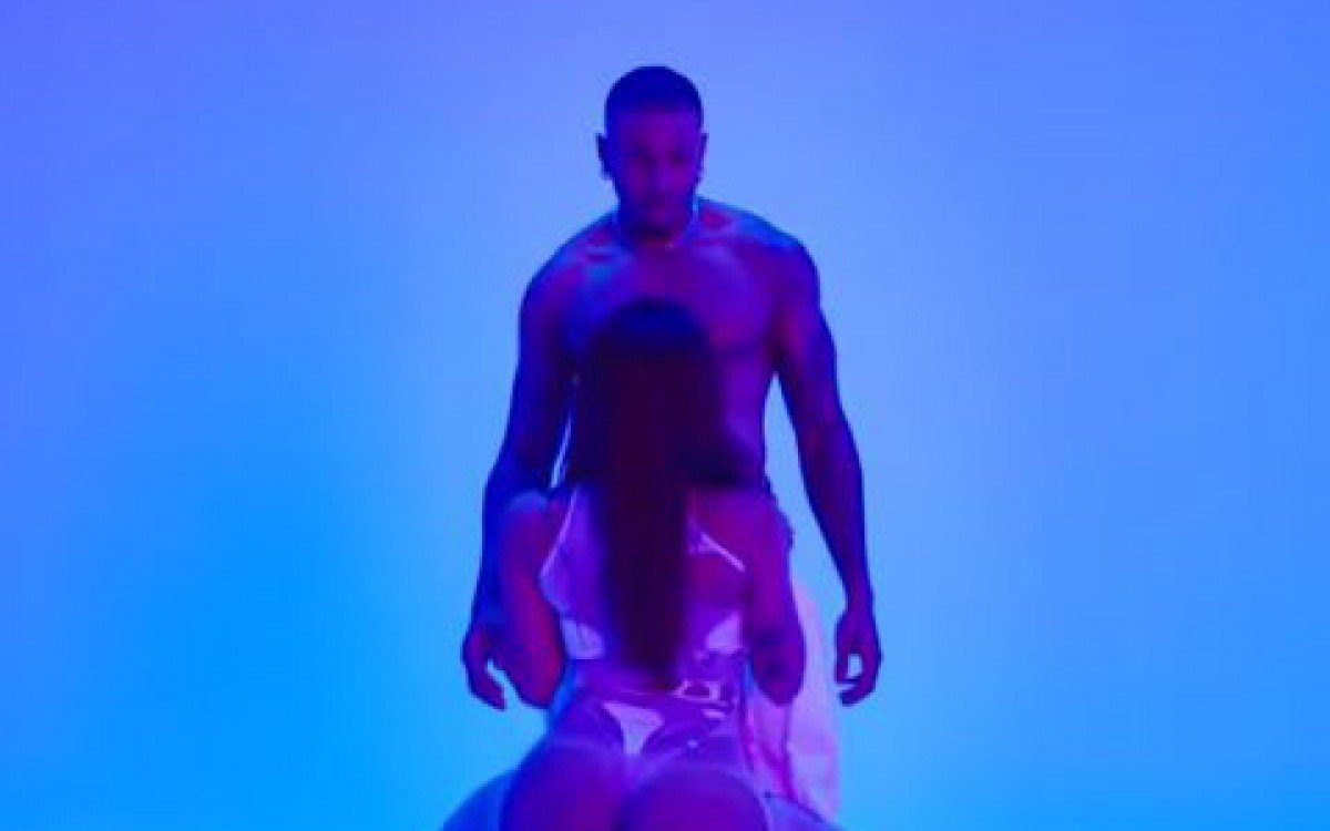 Anitta lan&ccedil;a clipe de 'Envolver'