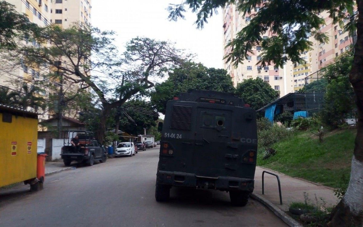 PM faz opera&ccedil;&atilde;o no Complexo do Chapad&atilde;o contra traficantes envolvidos na morte de policial que tentou impedir assalto na Avenida Brasil