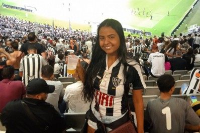 Mulher é beijada à força no Mineirão e denuncia descaso do estádio