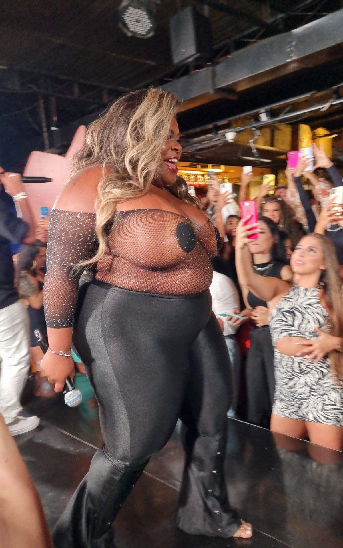 Jojo Todynho se apresenta em grava&ccedil;&atilde;o de DVD na comunidade do Vidigal, na Zona Sul do Rio