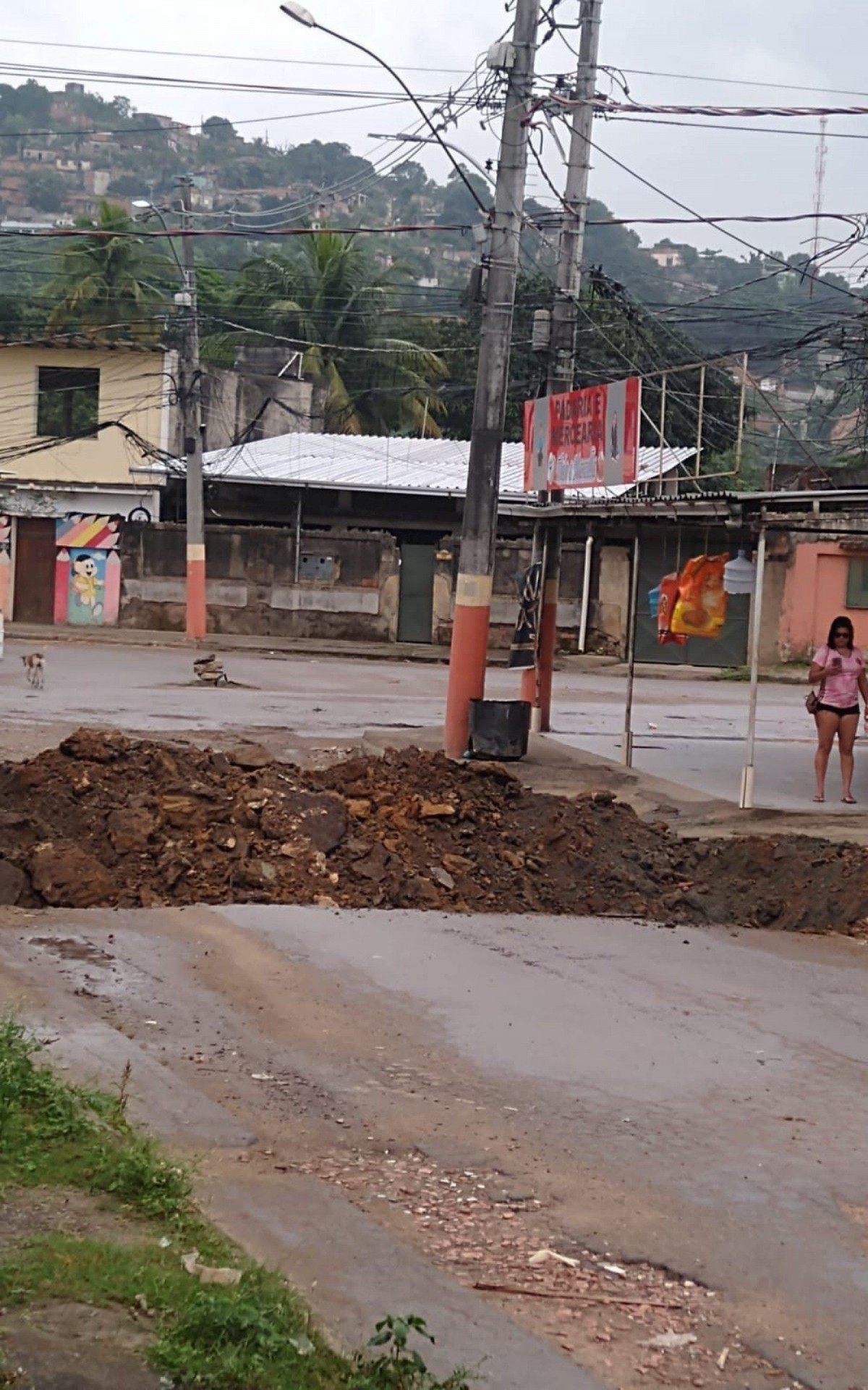 Buracos feitos pelos traficantes