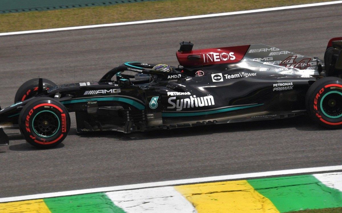Lewis Hamilton superou os rivais com facilidade no treino desta sexta, em Interlagos