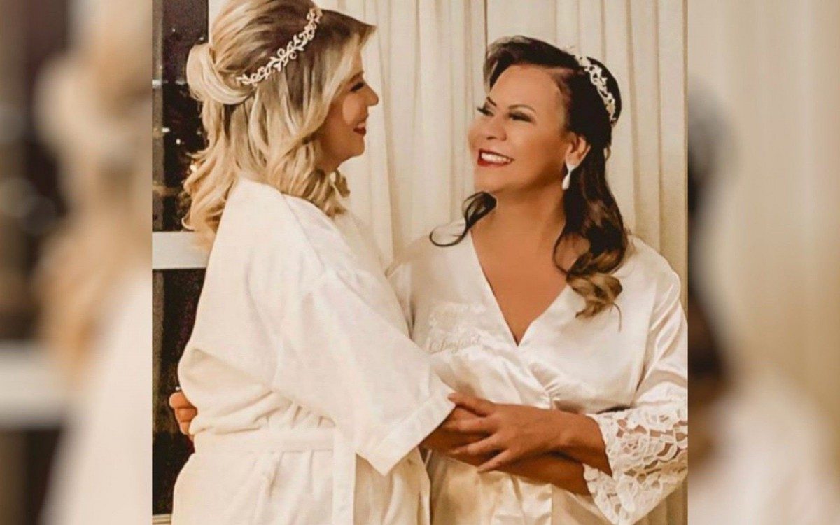 Marília Mendonça e a mãe, Ruth Moreira
