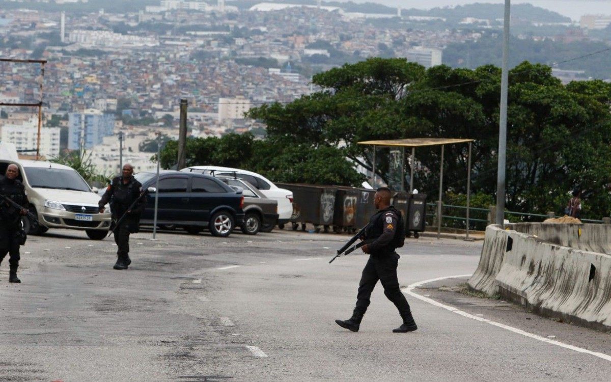 PM intensifica policiamento nas imedia&ccedil;&otilde;es do Complexo do Lins, na Zona Norte do Rio
