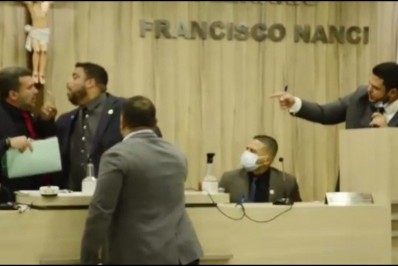 Sessão na Câmara Municipal de Itaboraí termina em bate-boca entre presidente e vice