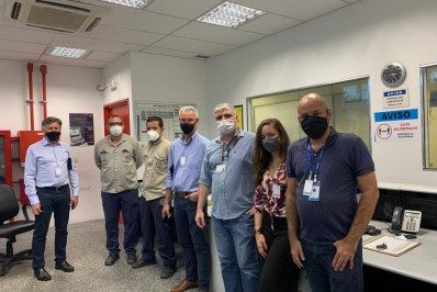 Águas do Rio visita parque industrial da Bayer em Belford Roxo