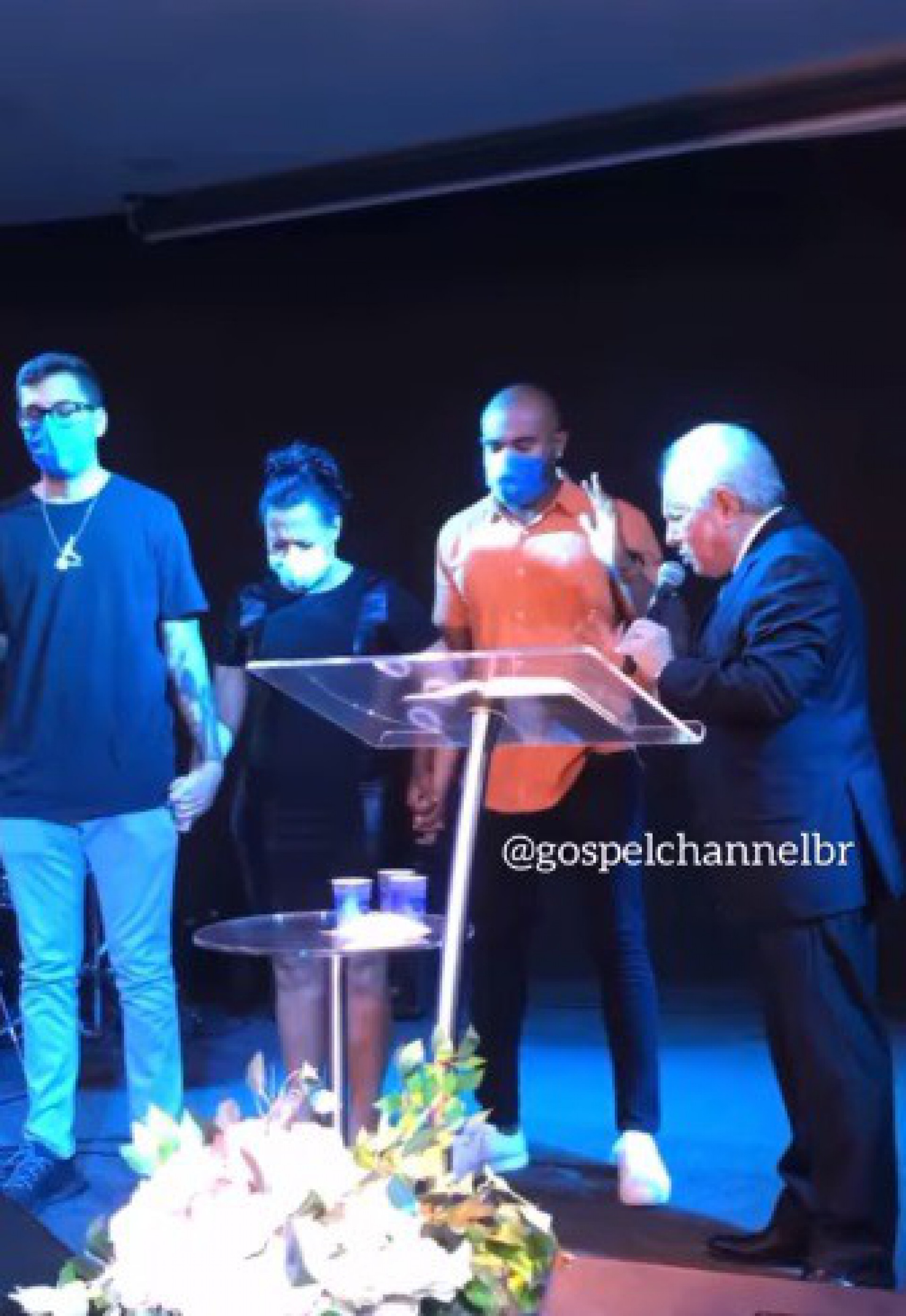 Mãe de Marília Mendonça, Murilo Huff e mais famosos participam de culto em  homenagem à cantora; vídeos, Goiás