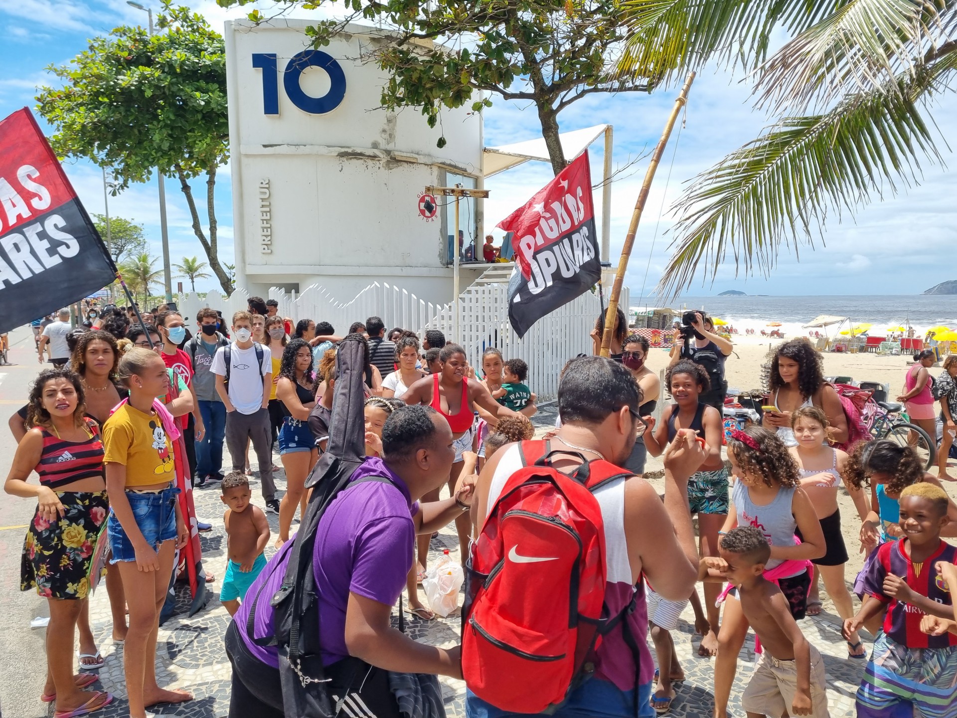Manifestantes vão percorrer a orla de Ipanema até a bairro do Leblon - AgNews