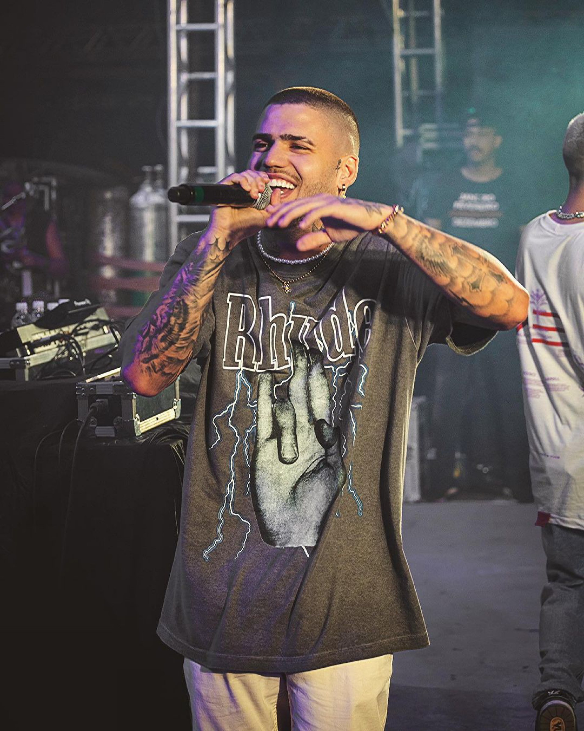 O cantor Lucas, da dupla com Thiago, foi visto aos beijos com Viih Tube na última sexta-feira - Reprodução/Instagram