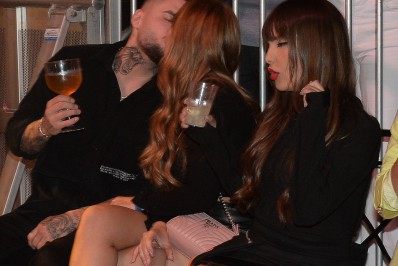 Viih Tube beija muito no show de Israel e Rodolffo