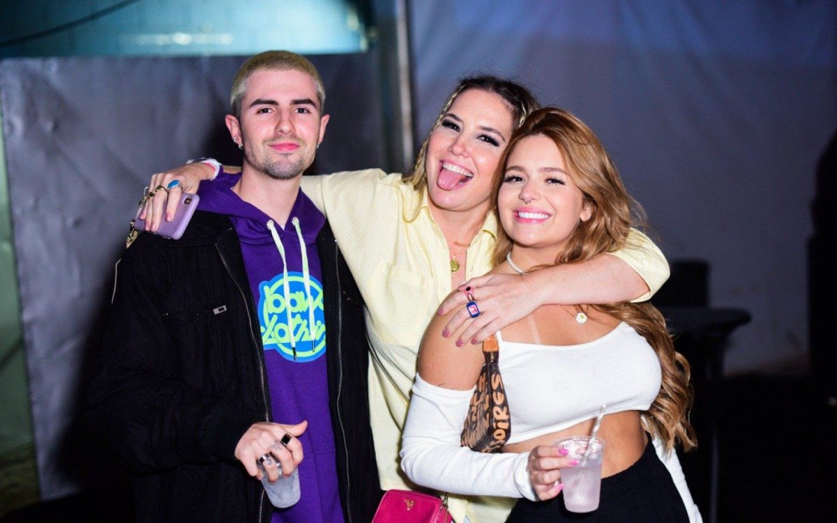 Ex de Viih Tube, Bruno Magri, a promoter do evento e Viih Tube