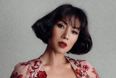 Danni Suzuki se aventura de quadriciclo por deserto no Marrocos