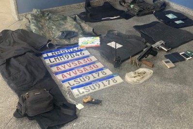 Homem é preso com réplicas de pistola na Transolímpica