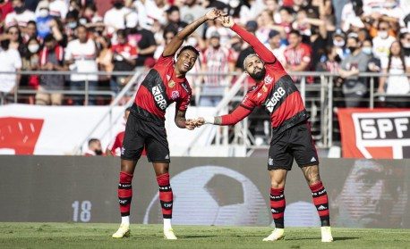 Atropelo do Flamengo em cima do São Paulo de Ceni rende memes na