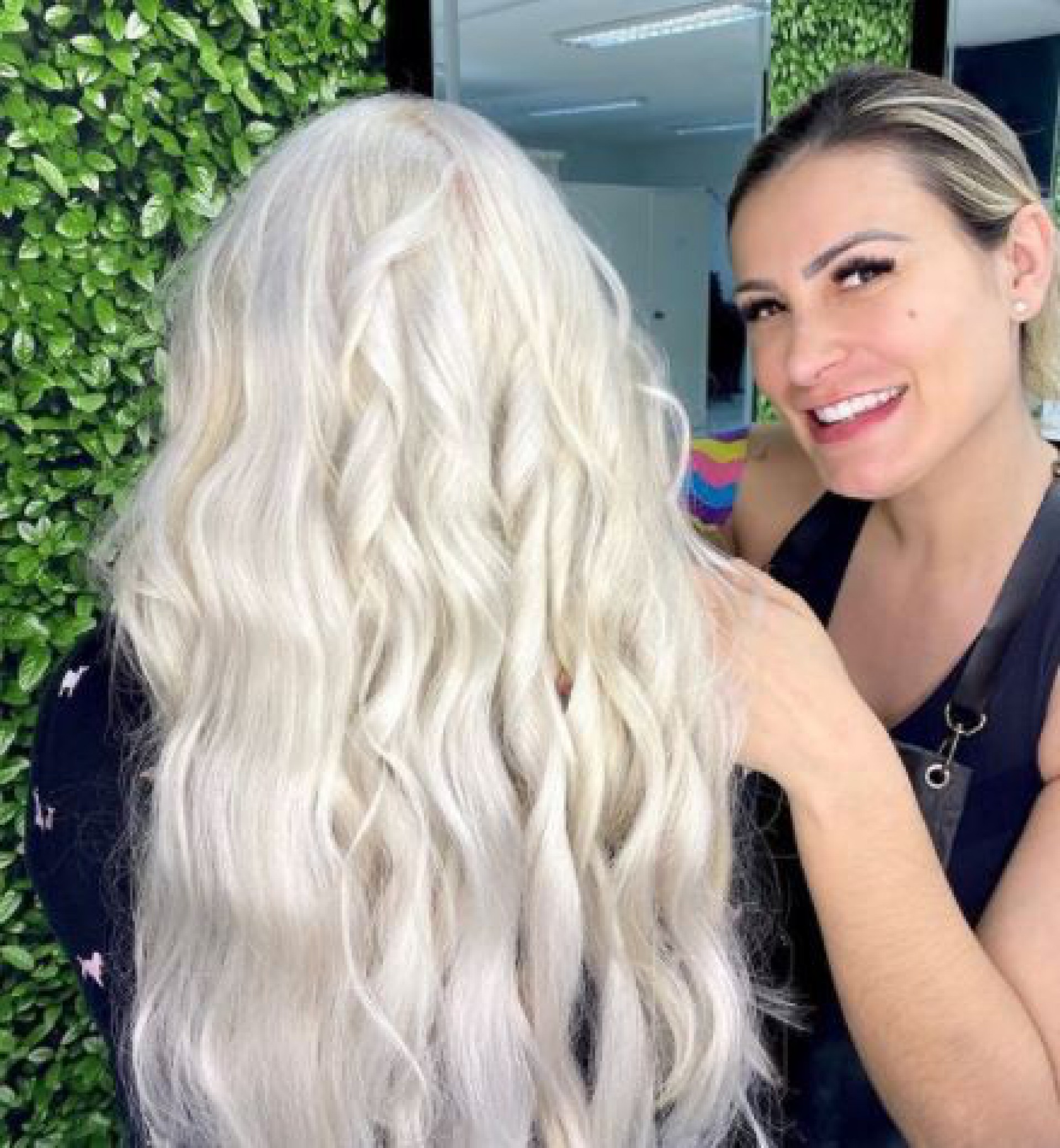 Modelo compartilha nas redes resultado de suas técnicas para o loiro perfeito - Reprodução