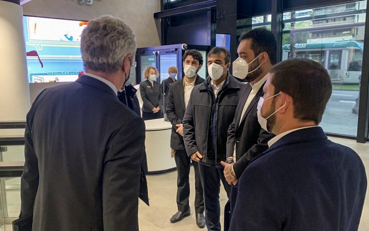 Barcelona - Espanha - 15/11/2021.O Governador Cl&aacute;udio Castro em reuni&atilde;o com o presidente mundial da Naturgy.