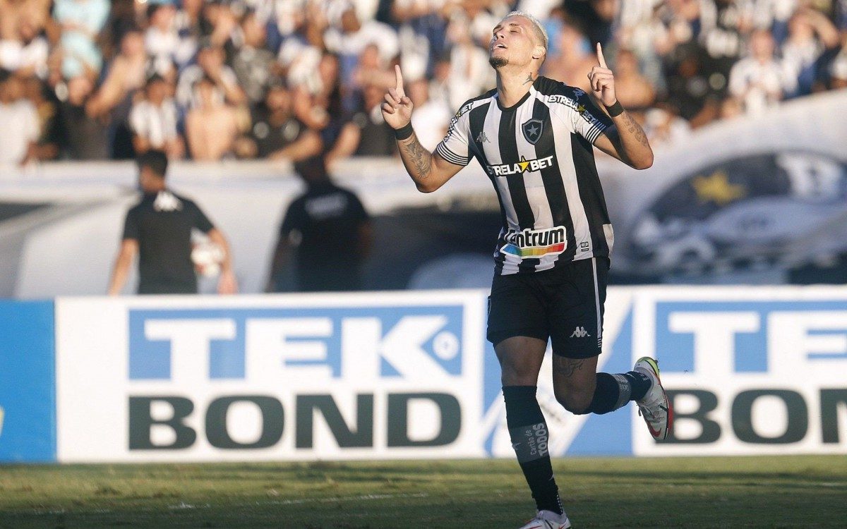 Navarro.  Botafogo x Operario PR pelo Campeonato Brasileiro Serie B no Estadio Nilton Santos. 15 de Novembro de 2021, Rio de Janeiro, RJ, Brasil. Foto: Vitor Silva/Botafogo. .Imagem protegida pela Lei do Direito Autoral N&ordm; 9.610, DE 19 DE FEVEREIRO DE 1998. Sendo proibido qualquer uso comercial, remunerado e manipulacao/alteracao da obra..