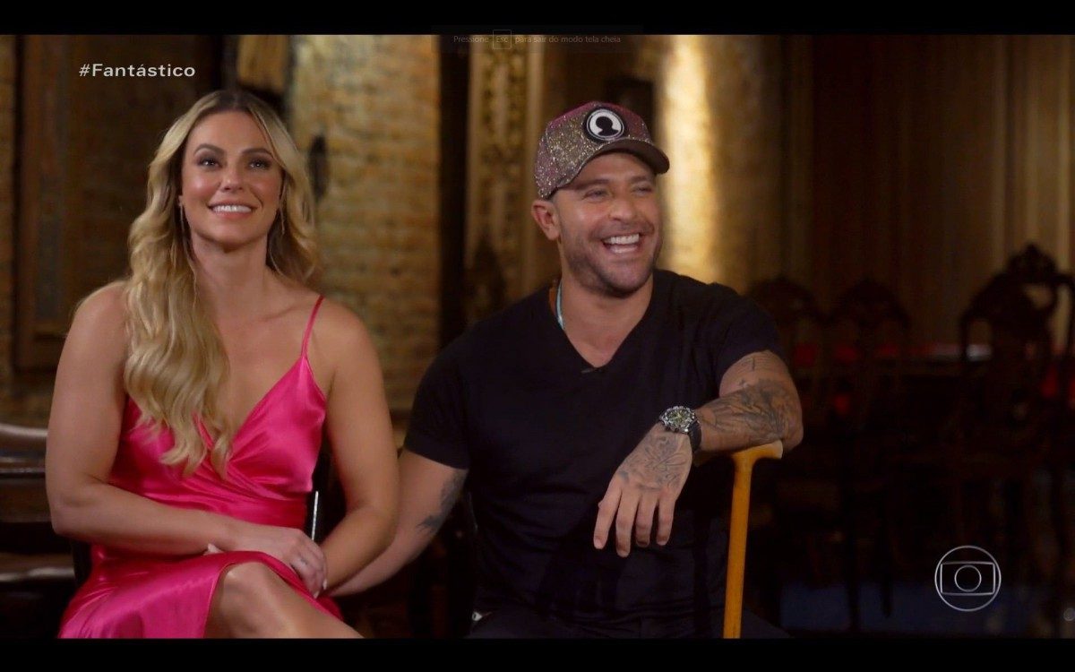 Paolla Oliveira e Diogo Nogueira no 'Fantástico'
