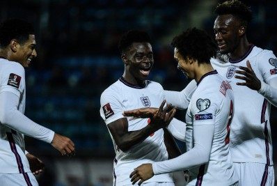 Inglaterra faz 10 a 0 e carimba vaga na Copa; Itália tropeça e vai à repescagem