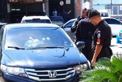 PM fica ferido de raspão após ser atacado a tiros por criminosos em Magé