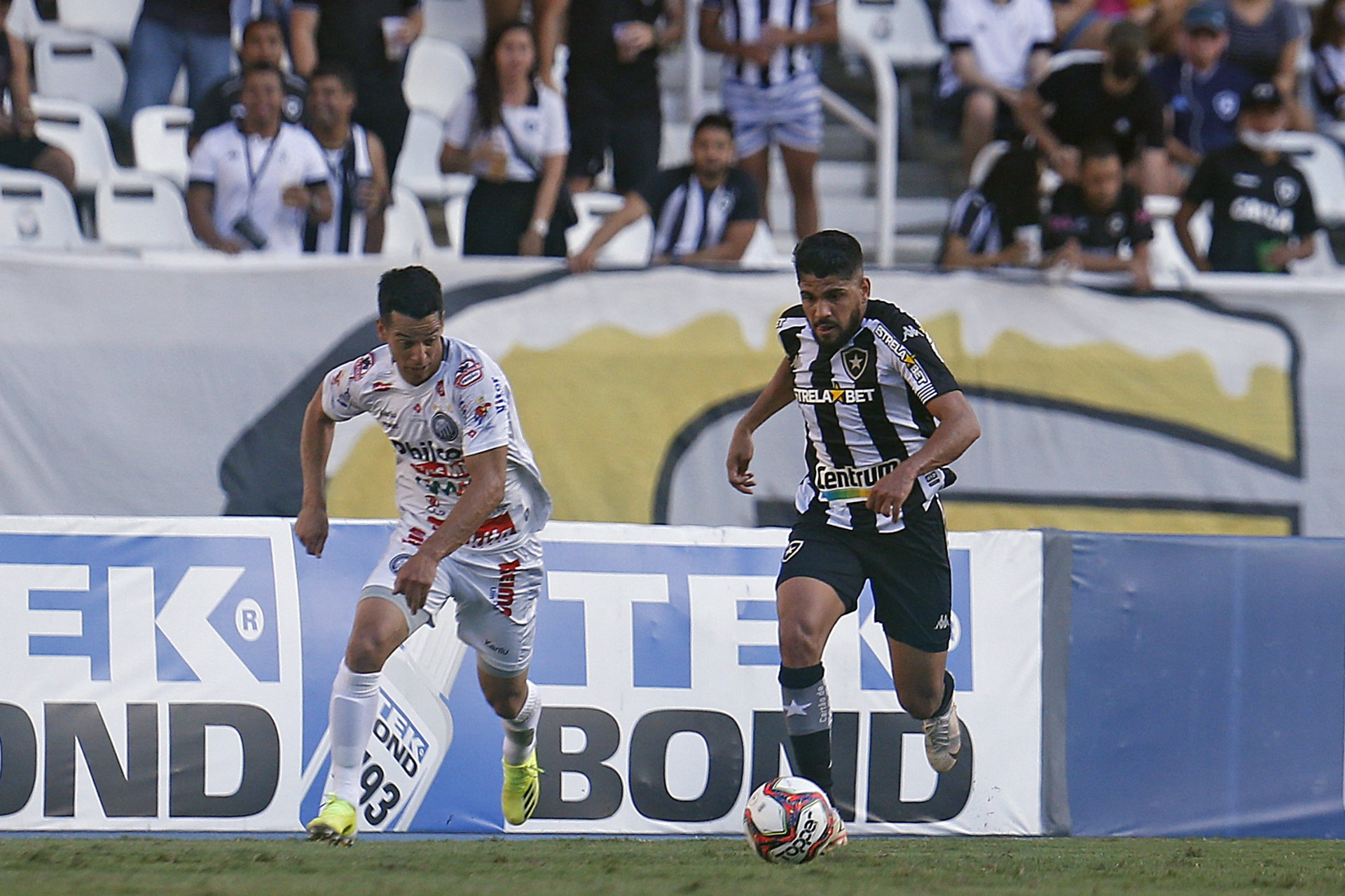 Botafogo conquistou acesso para a Série A com vitória sobre o Operário - Vitor_Silva