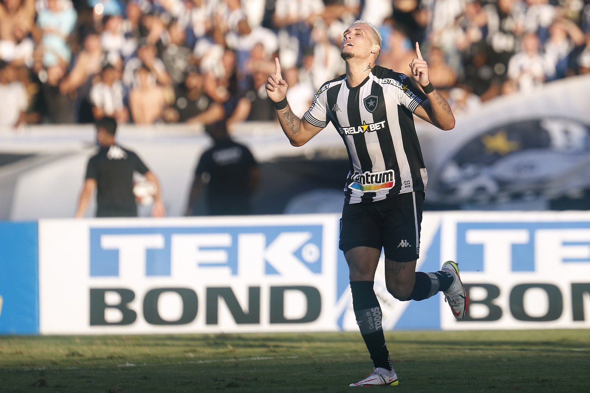 Botafogo conquistou acesso para a Série A com vitória sobre o Operário - Vitor_Silva