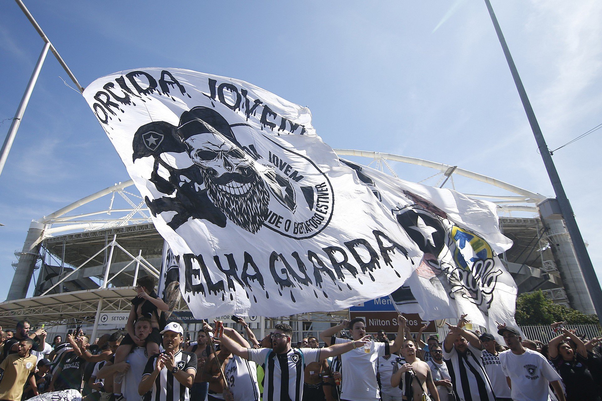 Em um dia, Botafogo vende 16 mil ingressos para despedida da Série B