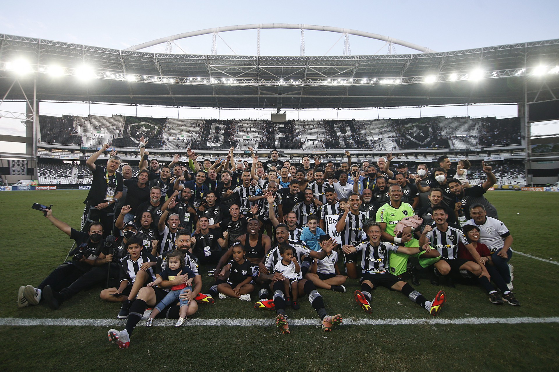 Botafogo conquistou acesso para a Série A com vitória sobre o Operário - Vitor_Silva