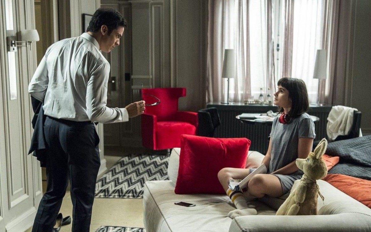 Eric (Mateus Solano) e Bebeth (Valentina Herzage) em 'Pega Pega'