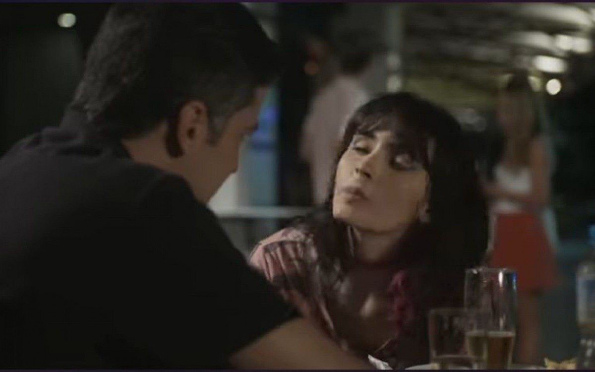 Valentina Herszage e Mateus Solano como Fl&aacute;via e Guilherme em 'Quanto Mais Vida Melhor'