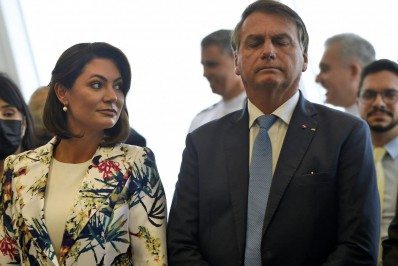Ao lado de Michelle, Bolsonaro defende pauta conservadora em evento da Caixa