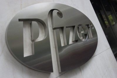 Pfizer assina acordo para facilitar acesso mundial a comprimido anticovid