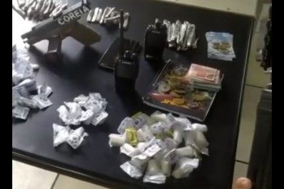Quarteto é flagrado com drogas, armas e dinheiro em Mesquita