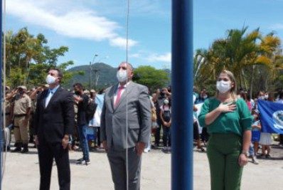 Prefeito anuncia o pagamento de 14° salário aos servidores da educação de Tanguá