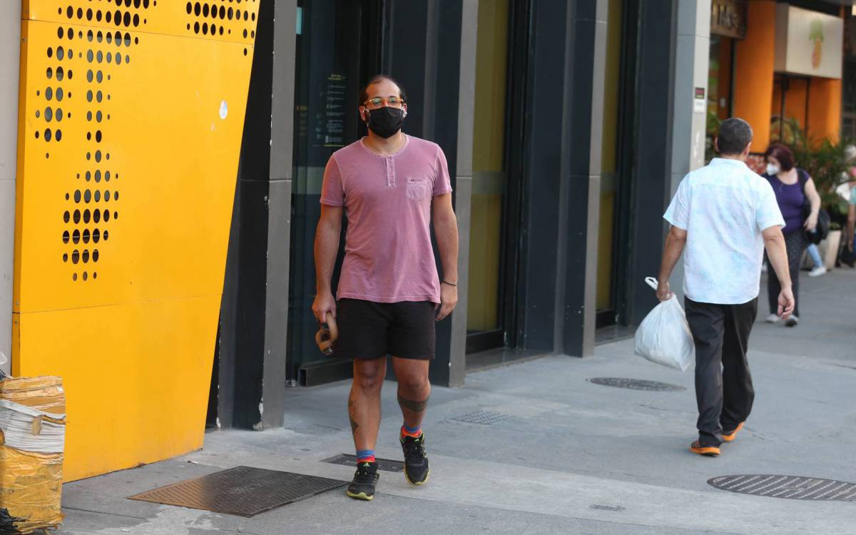Rio,17/11/2021-TIJUCA, Academia Smart Fit,polemica no uso de mascaras nas academias, Prefeitura do Rio libera uso de mascaras nas academias, mas Secretaria de Estado de Saude mantem a obrigatoriedade do uso de mascaras em ambientes fechados. Na foto,usuario da academia, Alexandre Motta de Lima .Foto: Cleber Mendes/Ag&ecirc;ncia O Dia