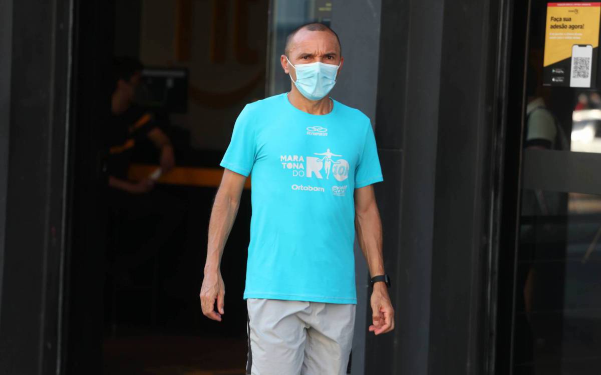 Rio,17/11/2021-TIJUCA, Academia Smart Fit,polemica no uso de mascaras nas academias, Prefeitura do Rio libera uso de mascaras nas academias, mas Secretaria de Estado de Saude mantem a obrigatoriedade do uso de mascaras em ambientes fechados. Na foto,usuario da academia, Joao  Goncalves Francelino .Foto: Cleber Mendes/Ag&ecirc;ncia O Dia