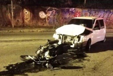 Acidente entre moto e carro deixa um ferido em Volta Redonda