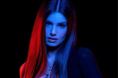 Camilla Queiroz pretende processar Globo por assédio moral, diz site