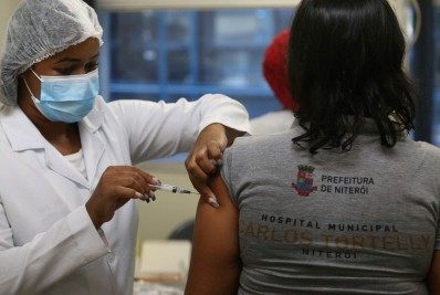 Covid-19: Calendário de reforço para trabalhadores de Saúde é ampliado