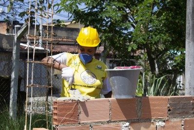 Petrobras prepara mulheres para trabalharem na construção civil