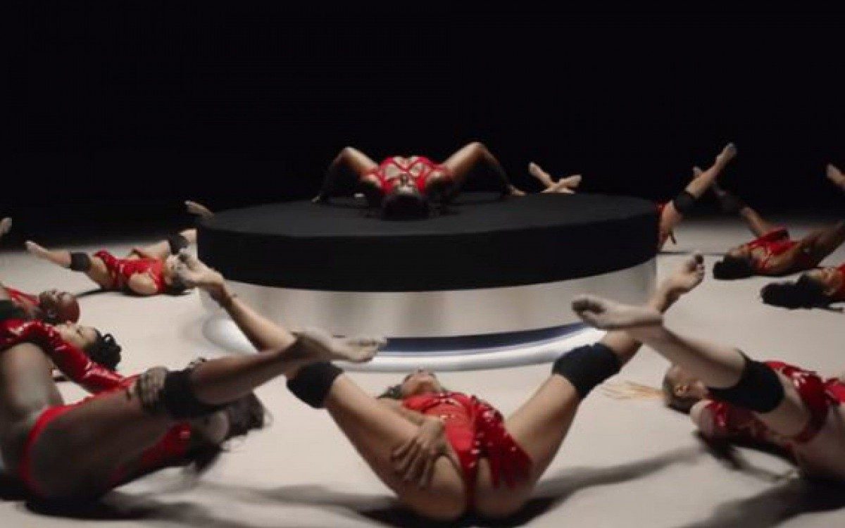 Clipe de 'Sem Filtro' de IZA