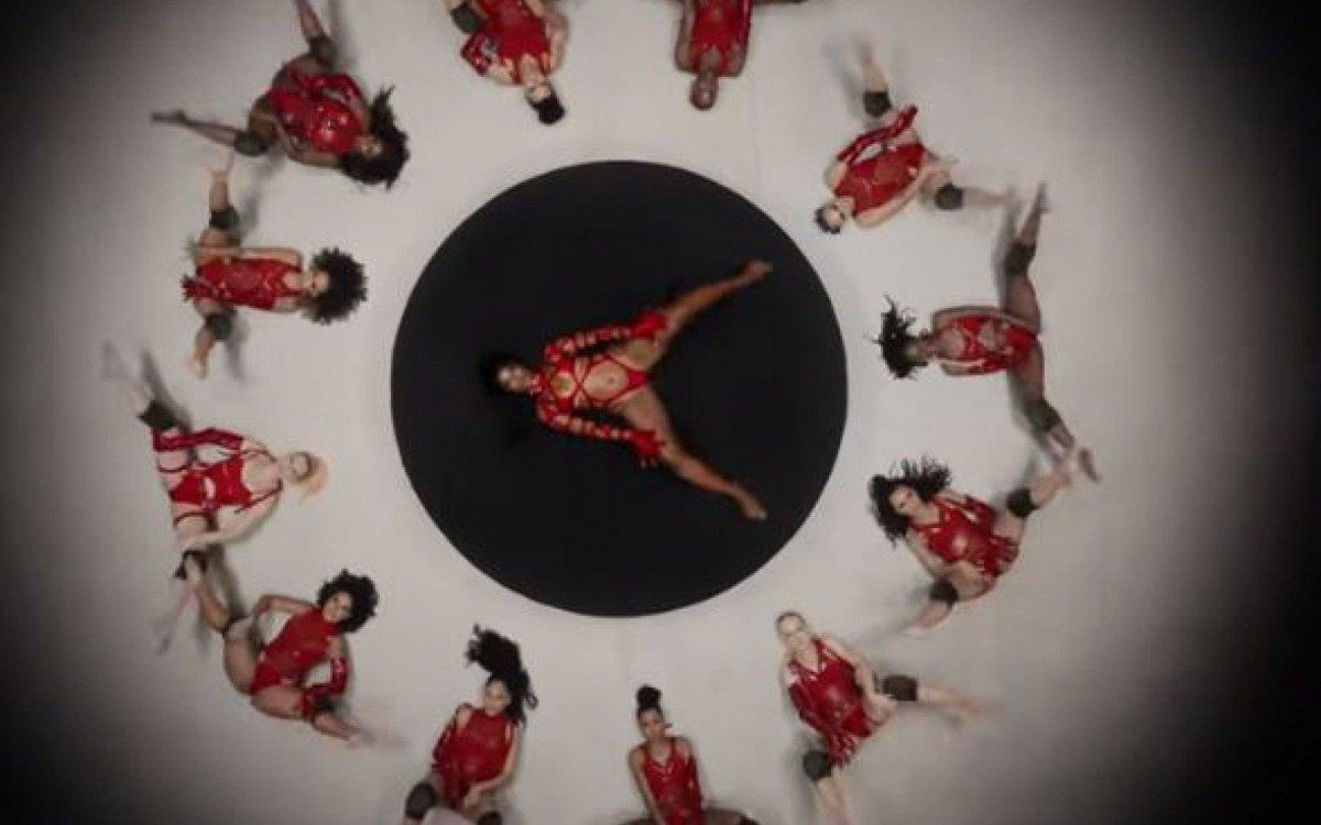 Clipe de 'Sem Filtro' de IZA