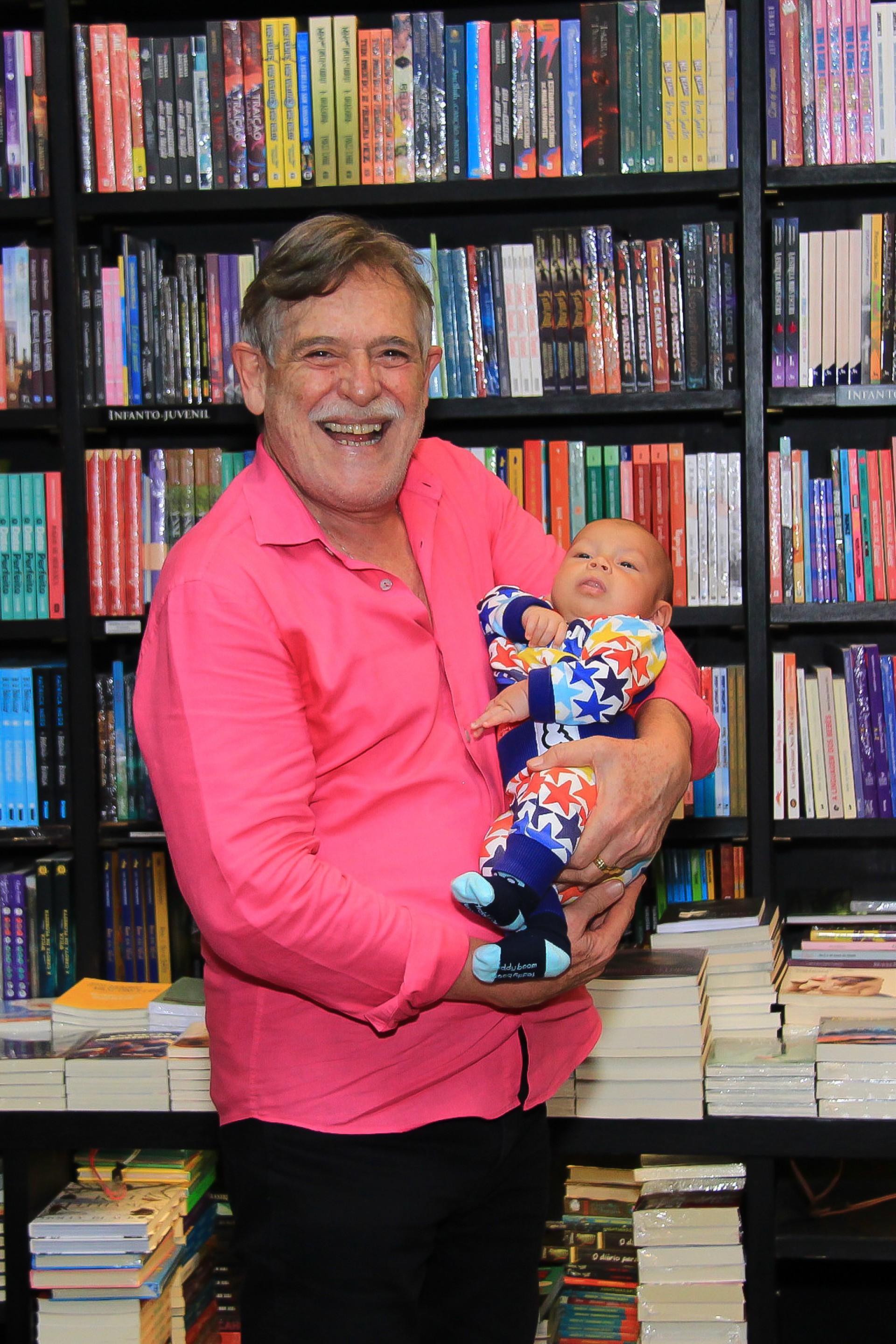 José de Abreu lança livro no Leblon, na Zona Sul do Rio, na noite desta quinta-feira - Ag. News